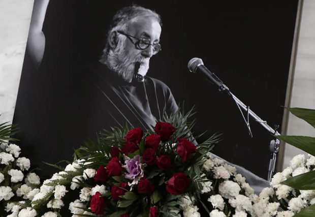 Θάνος Μικρούτσικος: Πλημμυρισμένο από τη μουσική του το τελευταίο αντίο