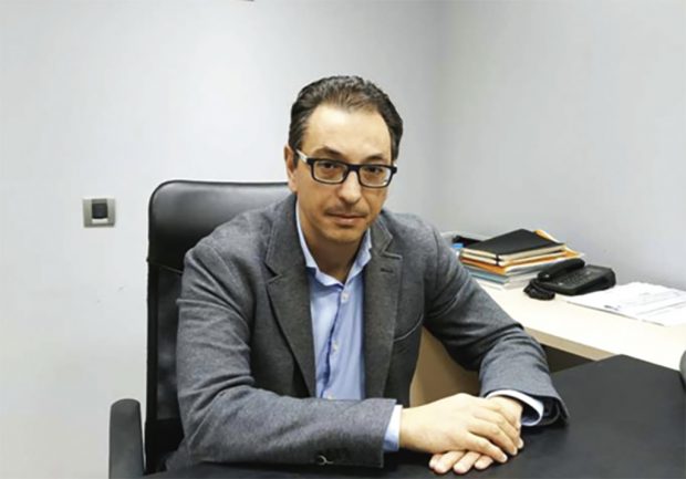 χ λουκαρας