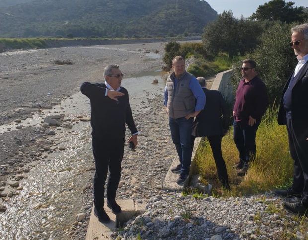 Αποξηλώθηκε ο κατεστραμμένος δρόμος «Κόμβος Μασάρων-Χαράκι»