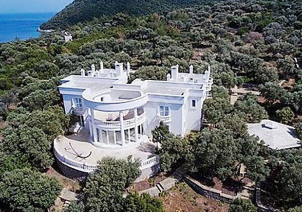 Πωλητήριο σε νησάκι του Αιγαίου βάζει η Τουρκία