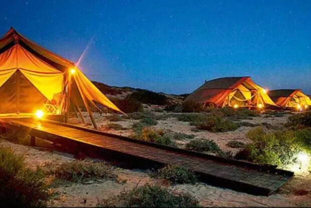 Glamping: Tο «κάμπινγκ πολυτελείας» στο νομοσχέδιο για τον τουρισμό