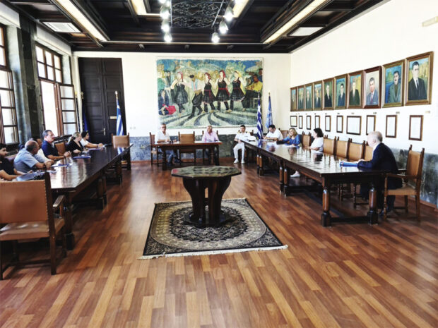 A. Kαμπουράκης: «Ενώνουμε τις δυνάμεις μας για την υγειονομική  θωράκιση των νησιωτών μας» – Σύσκεψη για το γιώτινγκ