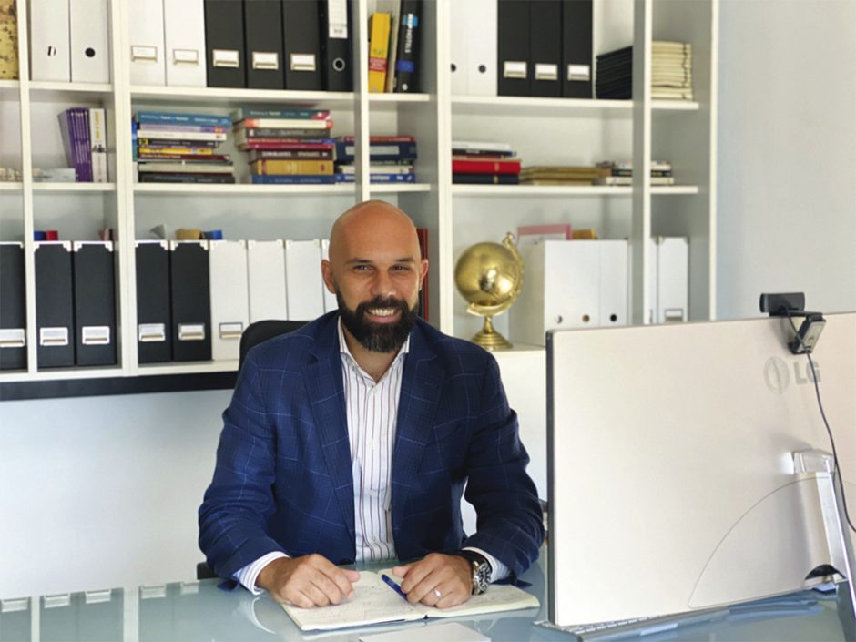 τασος χατζηλιαμης