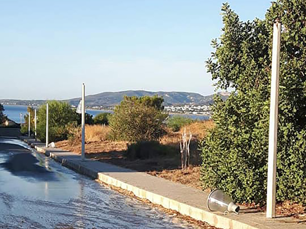 κολωνες