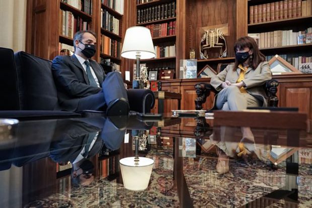 Athens; Katerina Sakellaropoulou; Kyriakos Mitsotakis; meeting; President of Greece; President of Hellenic Republic; Presidential Mansion; Prime Minister; Κατερίνα Σακελλαροπούλου; Κυριάκος Μητσοτάκης; Προεδρ