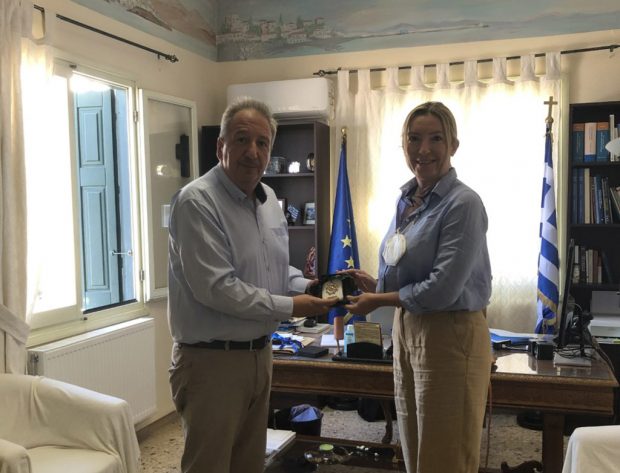 Συνάντηση εργασίας της Ελευθερίας Φτακλάκη με τον Δήμαρχο Οινουσσών