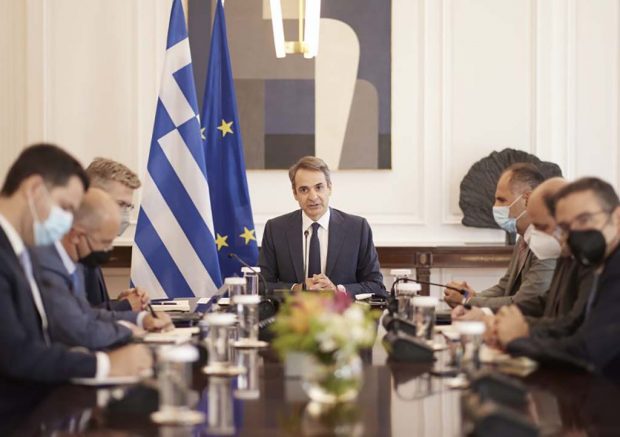 Μητσοτάκης:  «Η Ρωμιοσύνη σήμερα κλαίει»-Τριήμερο εθνικό πένθος για τον Μίκη Θεοδωράκη