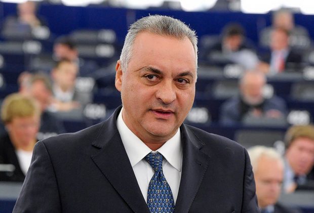 μανωλης κεφαλογιαννης