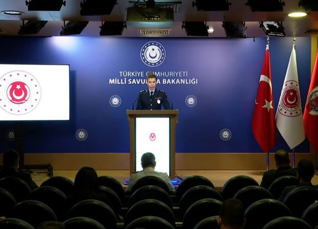 εκπρόσωπος του υπουργείου Άμυνας