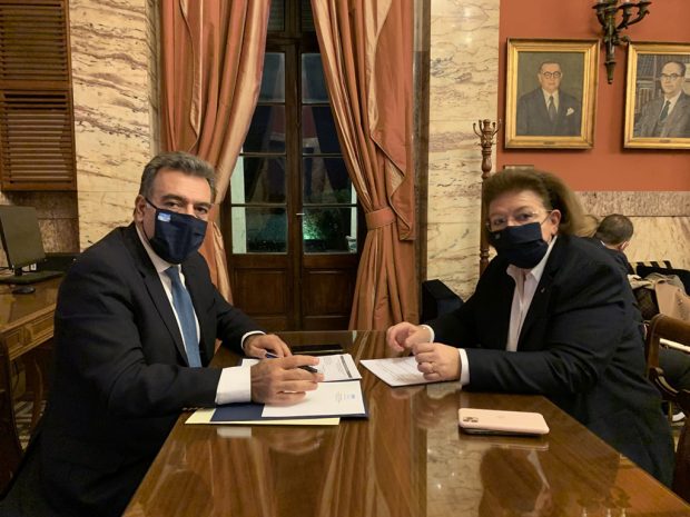 ΚΟΝΣΟΛΑΣ ΜΕΝΔΩΝΗ
