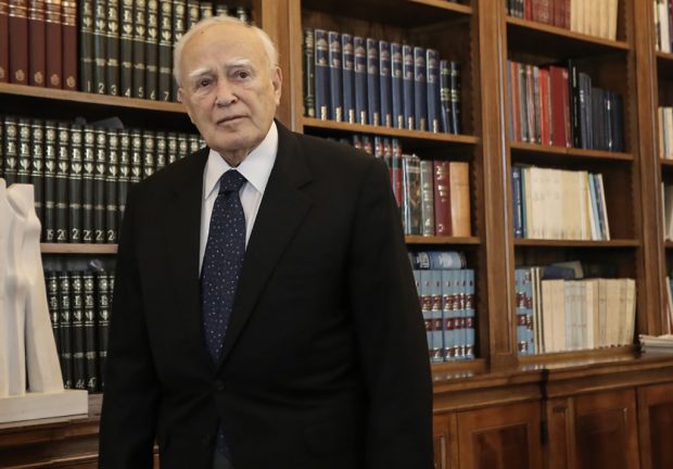 Κάρολος Παπούλιας