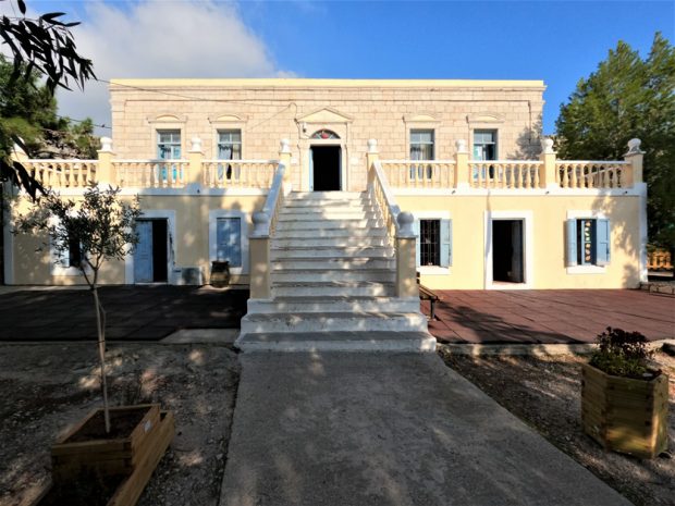 Οι μαθητές του 4ου ΓΕΛ Αλίμου διέθεσαν τα χρήματα του Bazaar σε σχολεία των Δωδεκανήσων