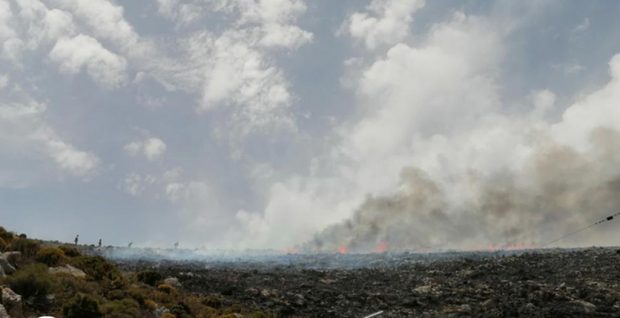 Κάλυμνος: Φωτιά στην περιοχή Βουτσάνι – Επιχειρούν επίγειες και εναέριες δυνάμεις