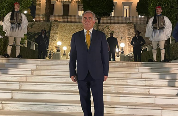 Ο Βασ. Υψηλάντης στον εορτασμό για την αποκατάσταση της Δημοκρατίας στο Προεδρικό Μέγαρο