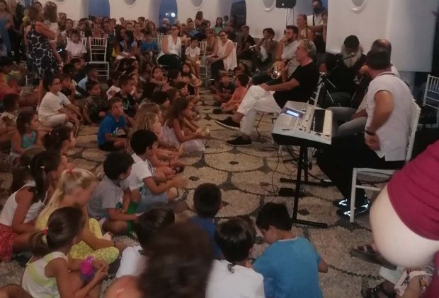 Ο Μίκης Θεοδωράκης για παιδιά