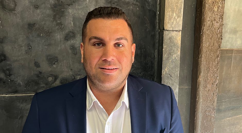 ΚΑΜΠΟΥΡΗΣ ΤΗΛΕΜΑΧΟΣ