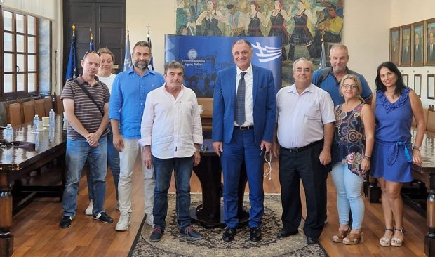 Συνάντηση των Αντιδημάρχων Στράτου Καρίκη και Παν. Σταμάτη με το νέο Δ.Σ. του Συλλόγου Εκπαιδευτικών Πρωτοβάθμιας Εκπαίδευσης Ρόδου