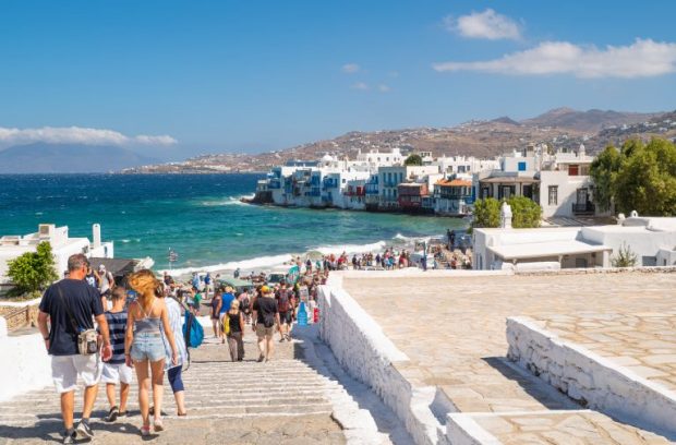 Τουριστικές υποδομές: Χωρίς χωροταξικό για τον τουρισμό έως τον Μάρτιο του 2023