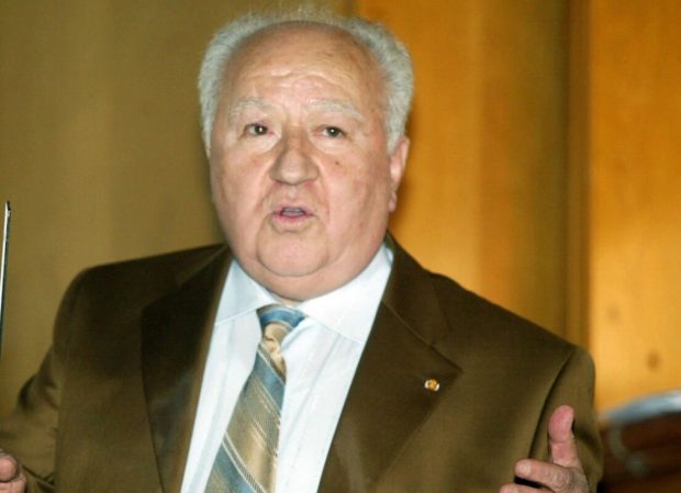 Βασίλης Παπαζάχος