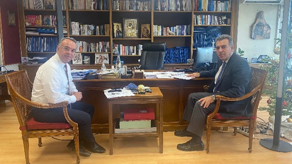 ΚΟΝΣΟΛΑΣ ΣΤΑΙΚΟΥΡΑΣ