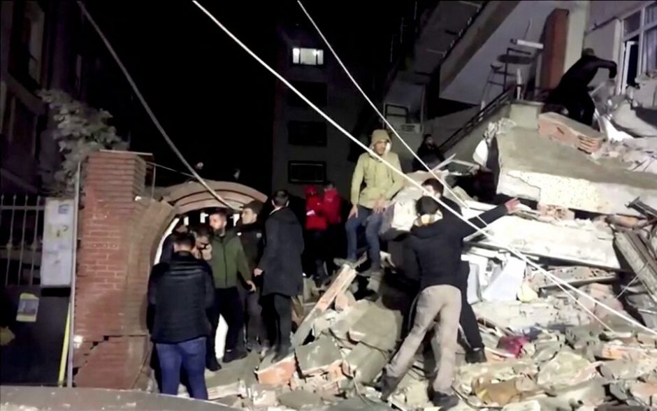 Tourkia_Diyarbakir_seismos-Reuters-960x600