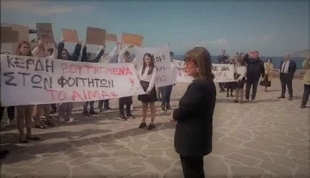 Τρικυμία εν κρανίω