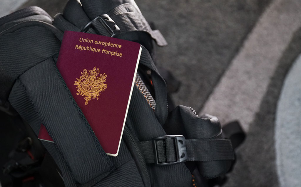 France,Passport,On,A,Black,Suitcase,Travel,Bag,-,French