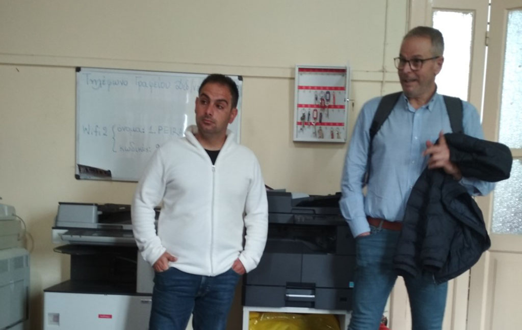 ΚΚΕ ΕΠΊΣΚΕΨΗ ΣΧΟΛΕΙΑ