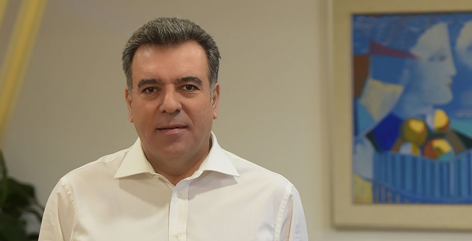 ΜΑΝΟΣ ΚΟΝΣΟΛΑΣ