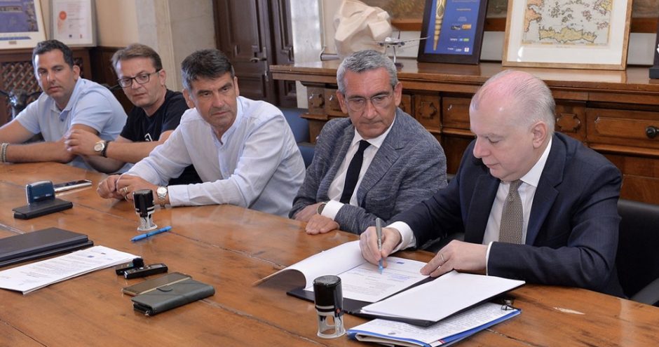 ΣΥΜΒΑΣΗ ΕΘΝΙΚΟ ΘΕΑΤΡΟ ΚΑΜΠΟΥΡΑΚΗΣ ΧΑΤΖΗΜΑΡΚΟΣ