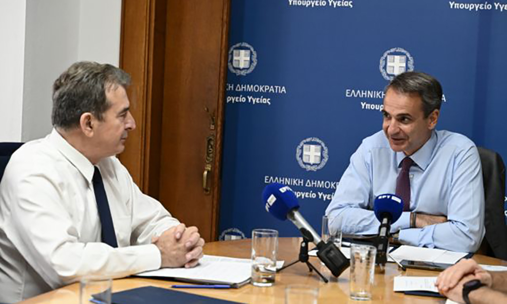 [362336] ΕΠΙΣΚΕΨΗ ΤΟΥ ΠΡΩΘΥΠΟΥΡΓΟΥ ΚΥΡΙΑΚΟΥ ΜΗΤΣΟΤΑΚΗ ΣΤΟ ΥΠΟΥΡΓΕΙΟ ΥΓΕΙΑΣ(ΤΑΤΙΑΝΑ ΜΠΟΛΑΡΗ/EUROKINISSI)