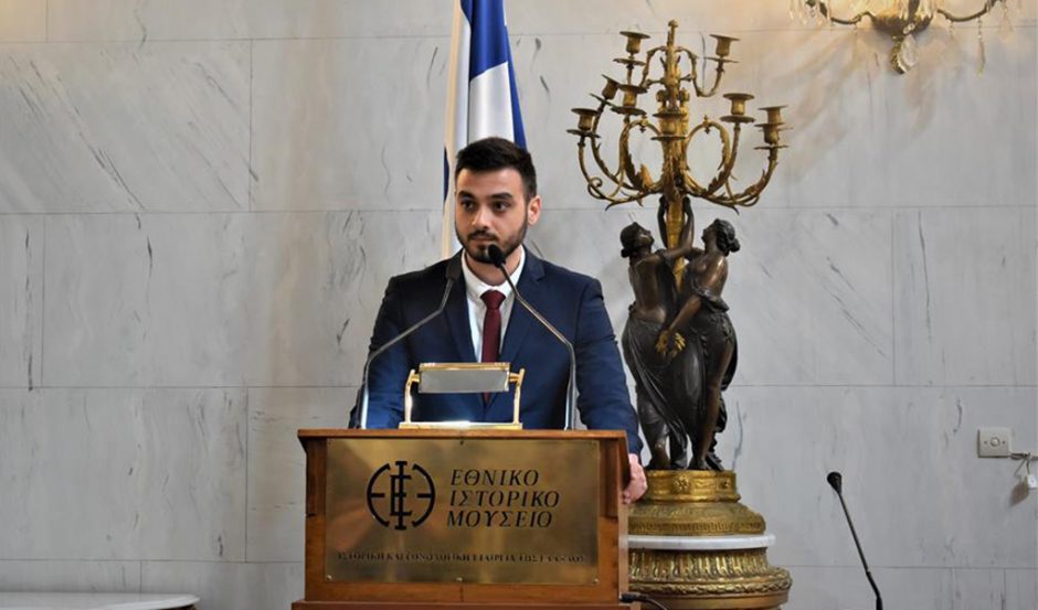 Μουτσάκης