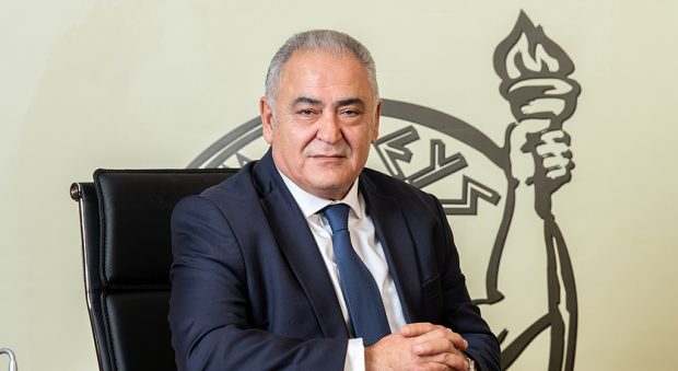ΓΙΑΝΝΗΣ ΧΑΤΖΗΘΕΟΔΟΣΙΟΥ