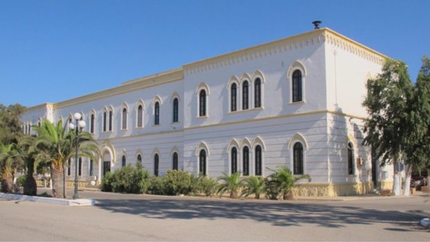 Ναυτικός Στρατώνας