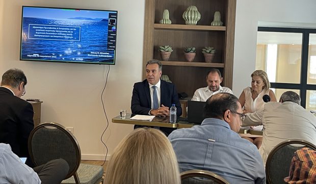 Μάνος Κόνσολας