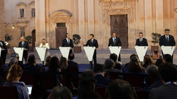 Κυρ. Μητσοτάκης στη MED9: Να αποφασίζει η Ευρώπη ποιος μπαίνει στην ΕΕ και όχι οι διακινητές