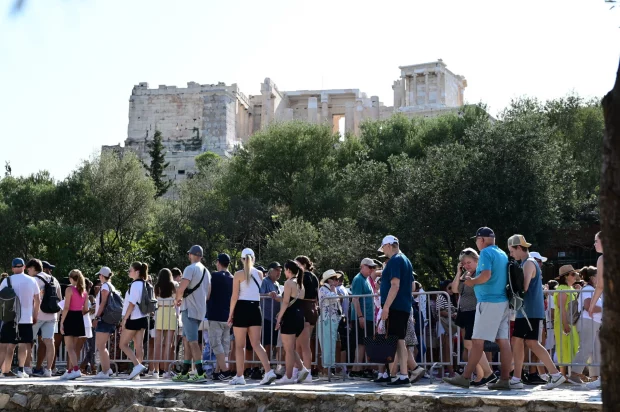 τουριστες