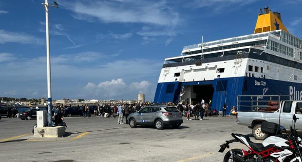 μετανάστες Ακαντιά