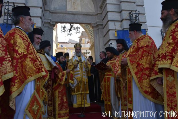 Με ιδιαίτερη λαμπρότητα εορτάστηκε η Σύναξις των Παμμεγίστων Ταξιαρχών Μιχαὴλ και Γαβριὴλ στον Πανορμίτη Σύμης