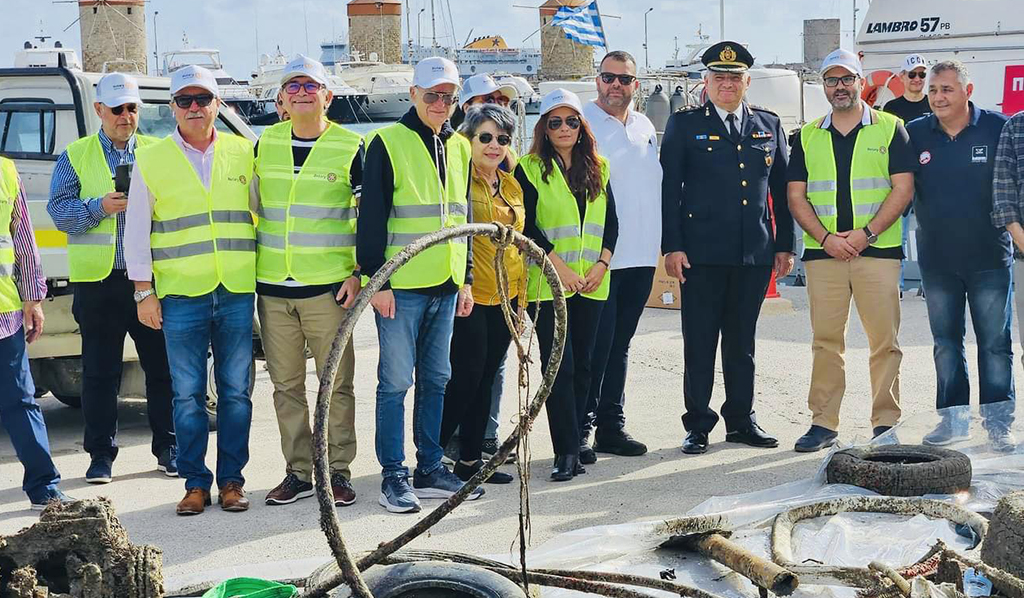 Καθαρισμός Μαρίνας Μανδρακίου