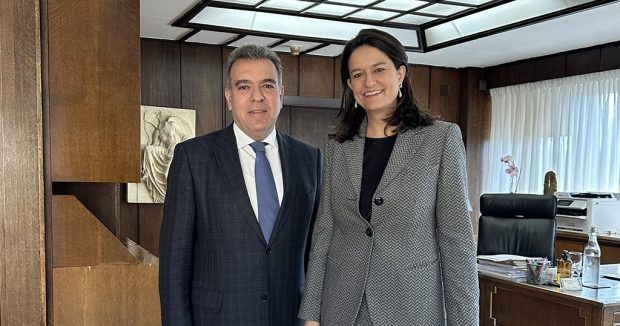 ΚΟΝΣΟΛΑΣ ΚΕΡΑΜΕΩΣ