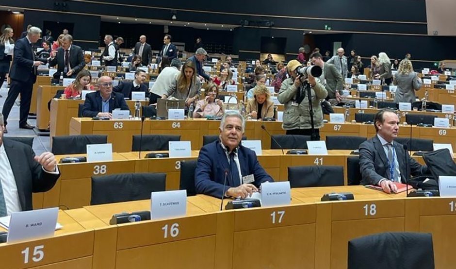 ΥΨΗΛΑΝΤΗΣ Ευρωπαϊκό Κοινοβούλιο