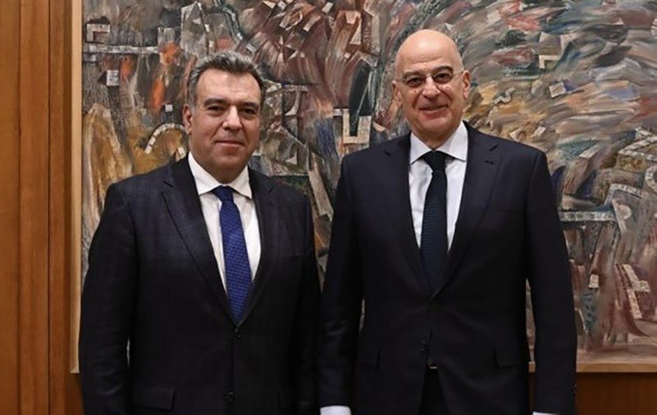 ΚΟΝΣΟΛΑΣ ΔΕΝΔΙΑΣ