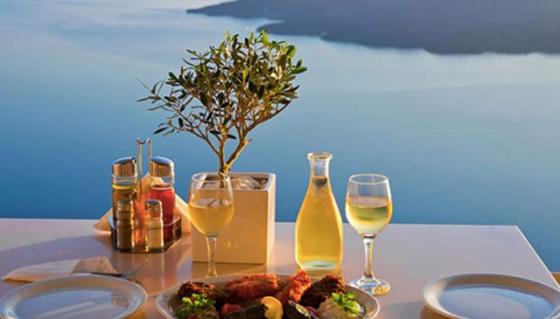 Αντιθέσεις κι απαραίτητες συνδέσεις