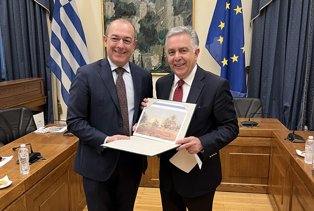 ΥΨΗΛΑΝΤΗΣ ΜΕ ΤΟΝ ΙΤΑΛΟ ΠΡΕΣΒΗ