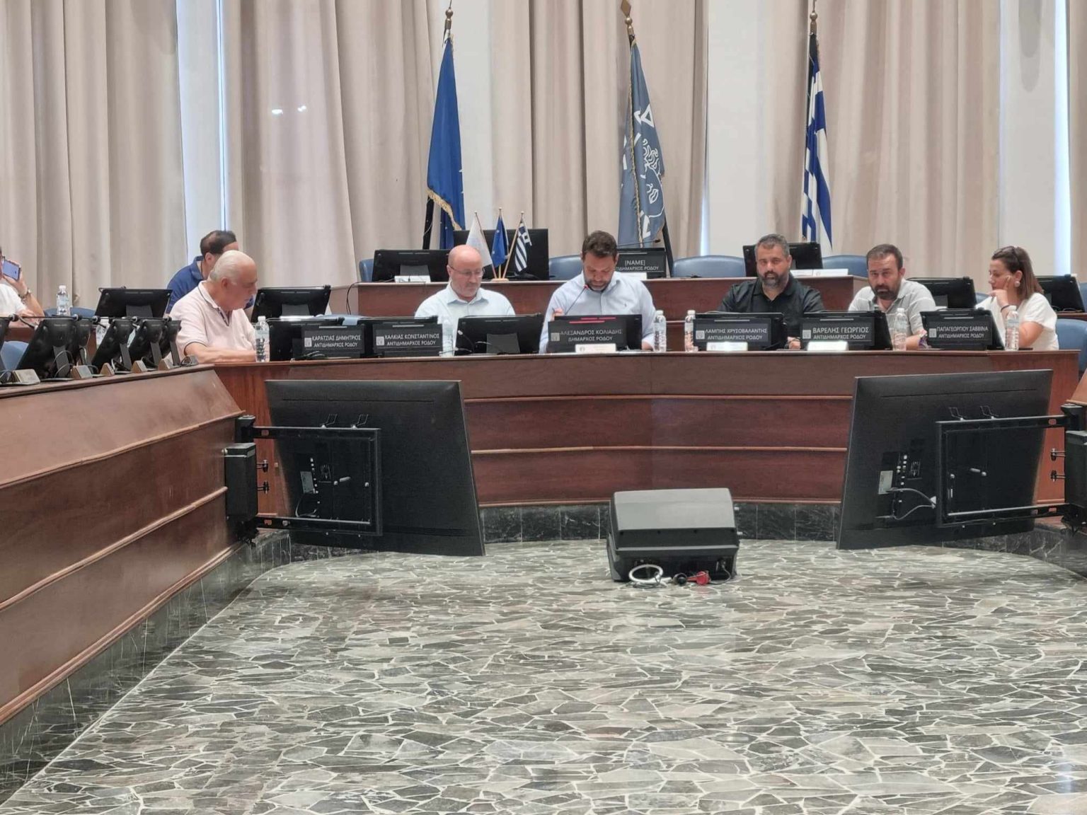 ΔΗΜΟΤΙΚΗ ΕΠΙΤΡΟΠΗ