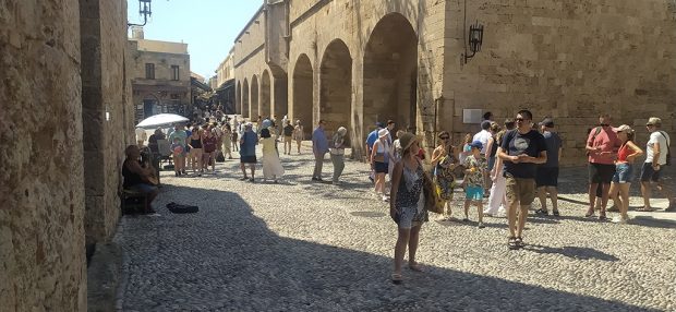 ΜΕΣΑΙΩΝΙΚΗ ΠΟΛΗ ΚΙΝΗΣΗ