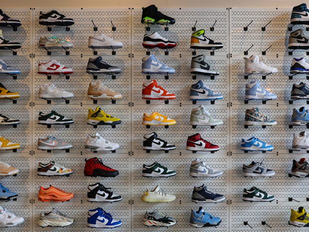 SNEAKERS
