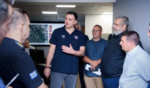 Βασίλης Κικίλιας: 2,7 εκατ. ευρώ για τον ατομικό εξοπλισμό εθελοντών πυροσβεστών