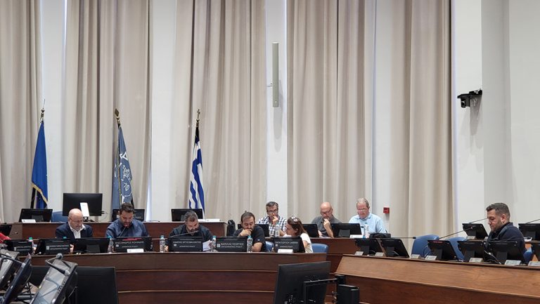 Την ανάκληση της άδειας λειτουργίας  τριών ακόμη επιχειρήσεων υγειονομικού  ενδιαφέροντος αποφάσισε η δημοτική επιτροπή